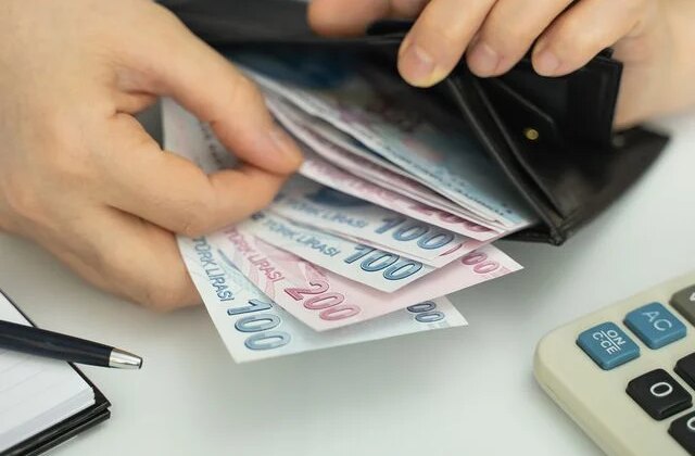 Akaryakıta sürpriz indirim! Haftalar sonra psikolojik sınırın altına indi