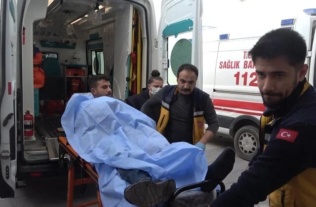 Çakmağını vermeyen kuzenini bıçaklayıp kaçtı