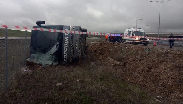Aksaray’da tur otobüsü devrildi: 20 yaralı
