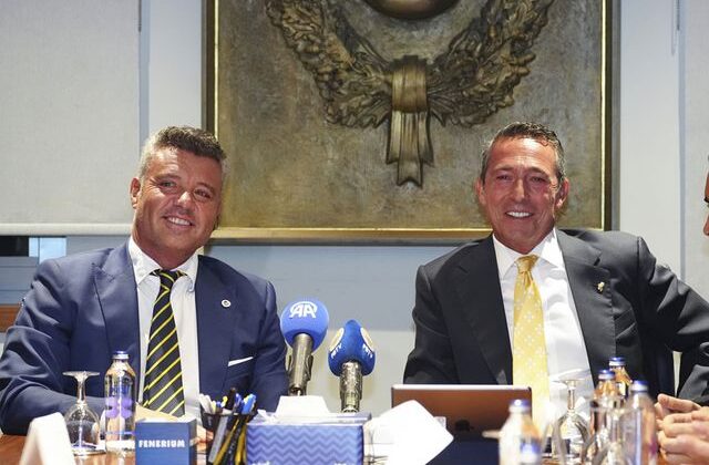 Ali Koç ve Sadettin Saran el sıkıştı: Fenerbahçe’de imzalar atılıyor