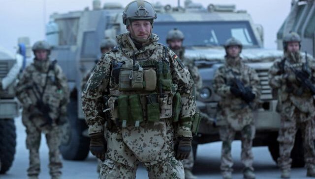 Avrupa ülkesinden kafa karıştıran karar! 17-45 yaş arası erkekler izinsiz sınır dışına çıkamıyor