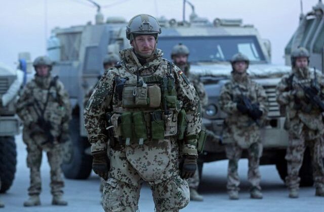 Avrupa ülkesinden kafa karıştıran karar! 17-45 yaş arası erkekler izinsiz sınır dışına çıkamıyor