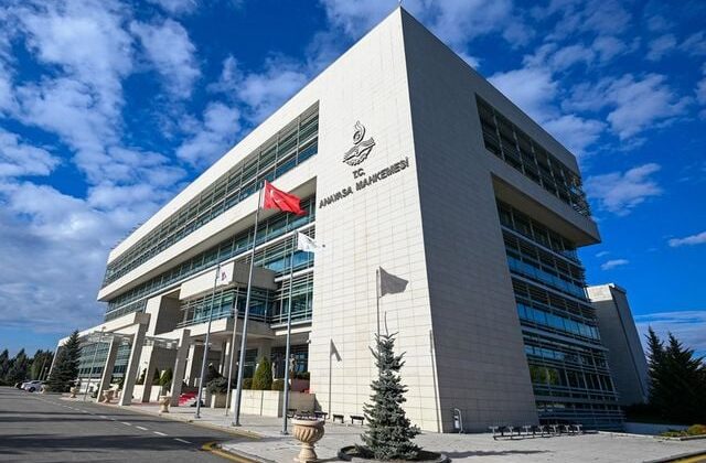 AYM kararını duyurdu! Nüfusu 2 binin altına düşen belediyeler köy olacak