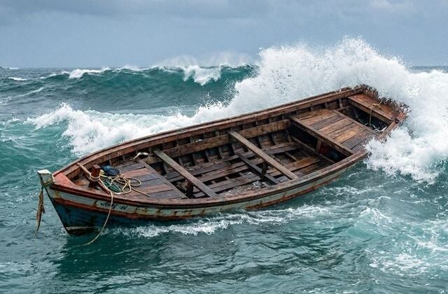 Andaman Denizi’nde Arakanlı Müslümanları taşıyan tekne alabora oldu: 250 kayıp