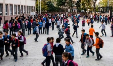 Ortaokulda kan don donduran olay! Koli bandı ile bağlayıp dövdüler