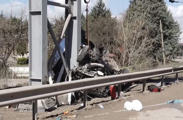 Ankara’da katliam gibi kaza! Otobüs üst geçide çarptı