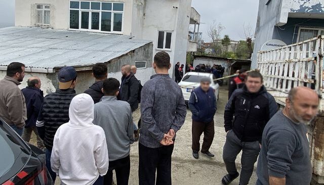 Annesini av tüfeğiyle öldürüp aynı silahla intihar etti