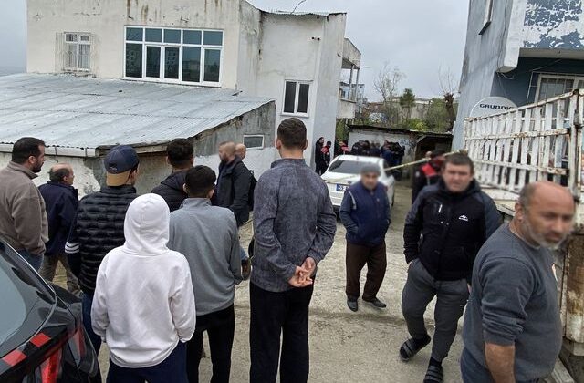 Annesini av tüfeğiyle öldürüp aynı silahla intihar etti