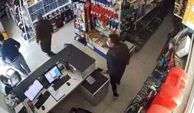 Antalya açıklarında 4.7 büyüklüğünde deprem! Deprem anı kamerada