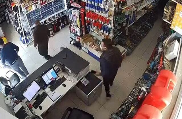 Antalya açıklarında 4.7 büyüklüğünde deprem! Deprem anı kamerada