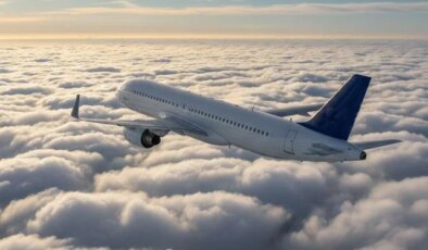 Antalya’dan kalkan Jet2 uçağında yolcular sorun çıkardı; uçak acil iniş yaptı