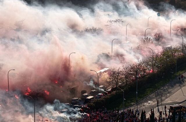 Atletico Madrid taraftarı adeta şehri yaktı
