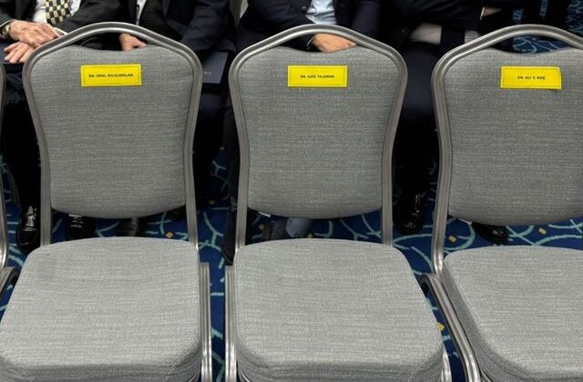 Soğuk savaş devam ediyor! Aziz Yıldırım, Ali Koç’la kendisine ayrılan koltuğa oturmadı