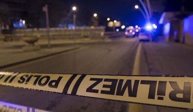 17 yaşındaki çocuk iki polisi birden bıçakladı