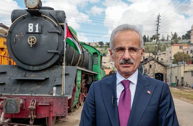 3 ülkeyi birbirine bağlayacak! Tarihi Demir Yolu yeniden inşa ediliyor