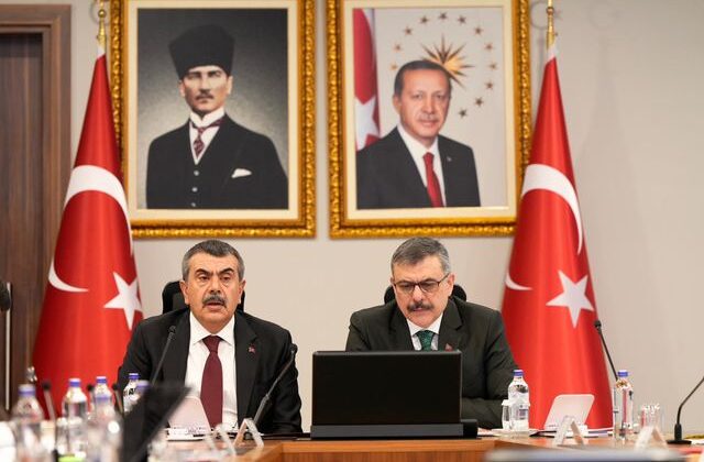 İçişleri ve Milli Eğitim bakanları okullarda güvenlik toplantısı yaptı