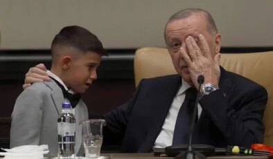 Beştepe’de duygu fırtınası: Cumhurbaşkanı Erdoğan gözyaşlarını tutamadı