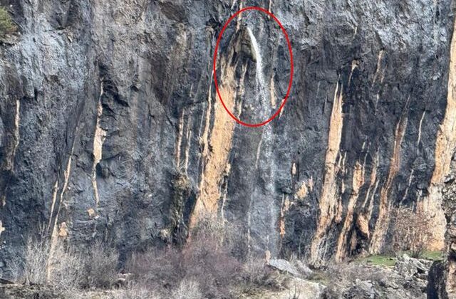 Dağ delindi, su 20 metre yüksekten fışkırdı! Gören hayran kaldı