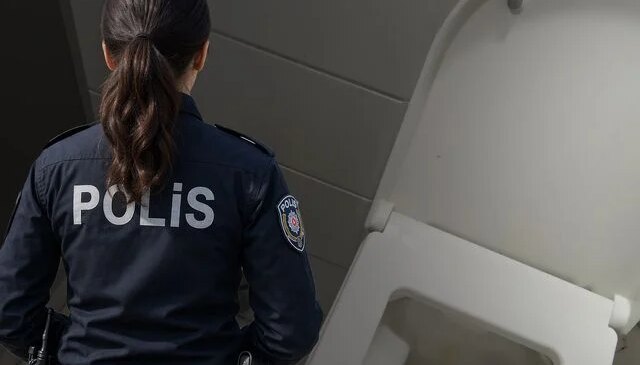 Bir ilimiz bu olayı konuşuyor: Kadın polisi tuvalette gizlice kayda aldı