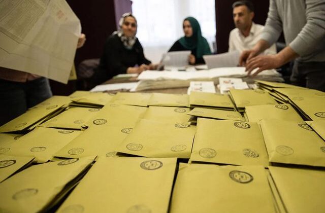 Seçim tartışmaları devam ederken bir parti sessiz sedasız kapatıldı