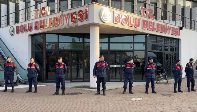 Bolu Belediyesi’ne şafak baskını! Arama yapılıyor