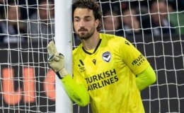 Bu görüntüden birkaç saniye sonra olanlar inanılmaz! Martılar sahayı istila etti