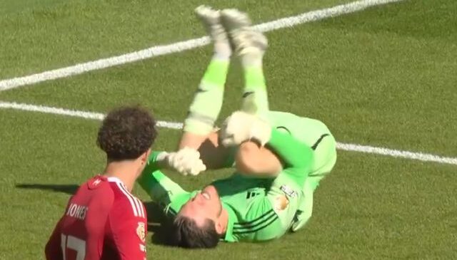 Bu kadarı da insafsızlık! Rakip kaleci sakatlanıp yerde yatarken gol attılar