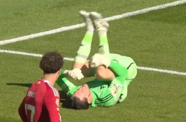 Bu kadarı da insafsızlık! Rakip kaleci sakatlanıp yerde yatarken gol attılar