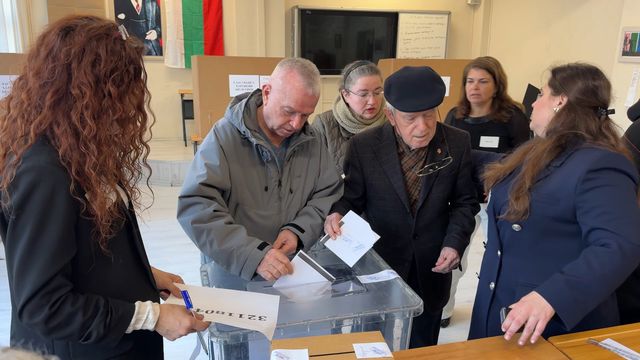 bulgaristan secimi icin avcilarda sandik basina 19763290 4199 o