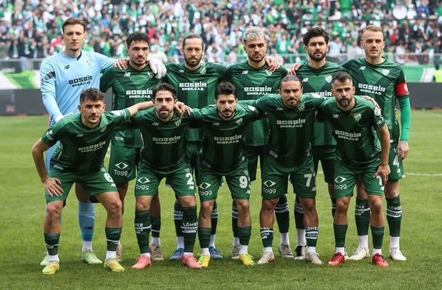 Bursaspor şampiyonluk için sahaya çıkıyor: 1 puana 1. Lig