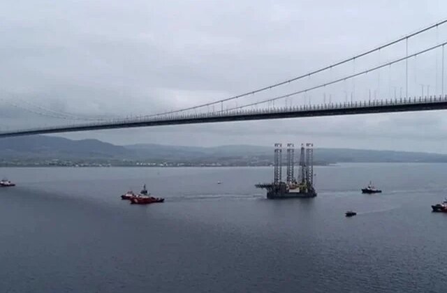 Çanakkale Boğazı seyir hızı düşük gemi nedeniyle çift yönlü trafiğe kapatıldı