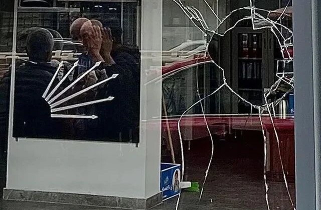 CHP Keçiören İlçe Başkanlığı binasına taşlı saldırı