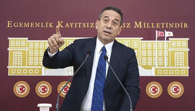 CHP’de facia gecesi eğlence krizi