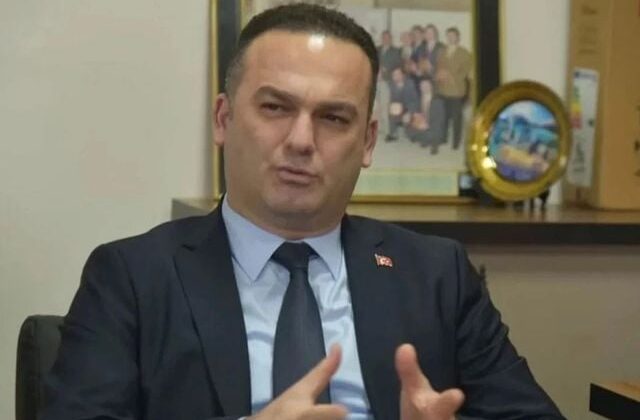 CHP’den ihraç edilen Hasbi Dede partisinden istifa etti