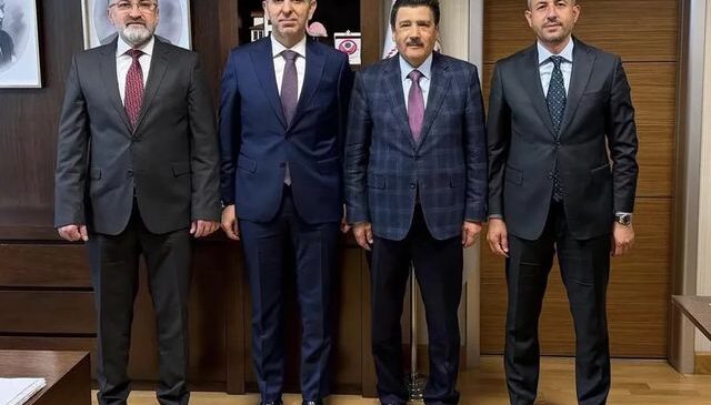 CHP’li Serik Belediye Başkanı Kadir Kumbul, AK Parti’ye geçiyor iddiası