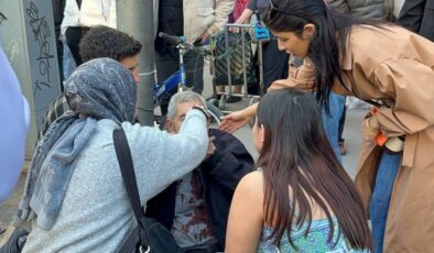 Çocuğun attığı yumrukla yaşlı adam kanlar içinde yere yığıldı