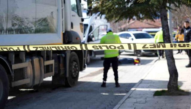 Erzincan’da çöp kamyonunun çarptığı yaşlı kadın hayatını kaybetti
