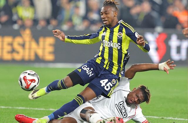 Derbi biteli saatler oldu ancak yangın dinmiyor! Bir tepki de Cerny’den