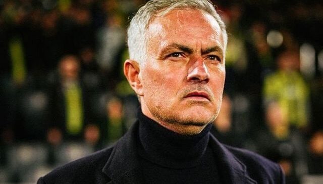 Derbiyi 90+3’te kazanan Mourinho yine yaptı yapacağını