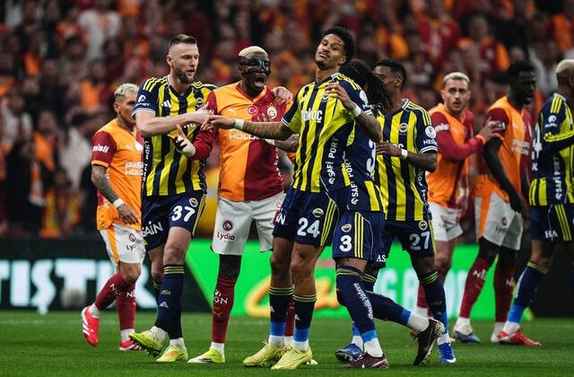 Dev derbide topun oyunda kaldığı süre şaka gibi