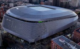 Dev maç öncesi stadın çatısını bile kapattılar