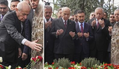 Bahçeli, Alparslan Türkeş’in kabrinde: Fotoğraf karesindeki detay dikkat çekti
