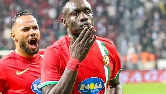Diagne’nin tarihe geçmek için 4 gole ihtiyacı var