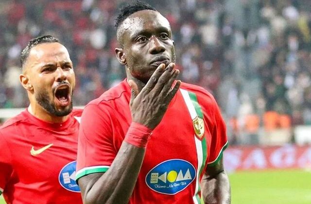 Diagne’nin tarihe geçmek için 4 gole ihtiyacı var