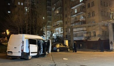 Eşi ve kızını vurdu, çayını içtikten sonra kendini ihbar etti