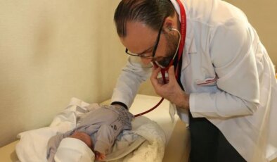 Dünyada 5 binde bir görülüyor: Yemek borusu kapalı doğdu