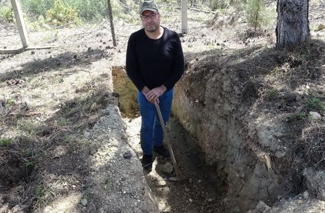 Dokuz kez ölümden döndü, mezarını kazmaya başladı