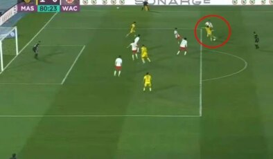 Dün gece futbol tarihinin en güzel gollerinden biri atıldı: Puskas kesin gibi