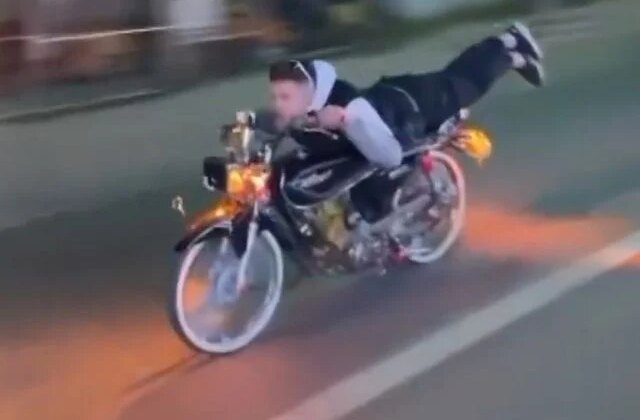 Yaptığı hareket motosikletliye pahalıya patladı
