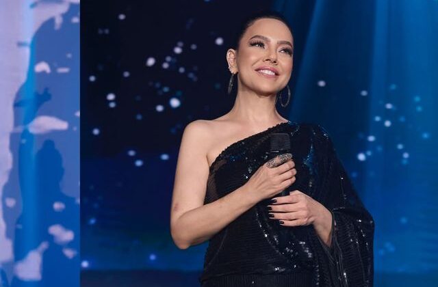 Ebru Gündeş’ten itiraf! Konserde seyirciye sordu